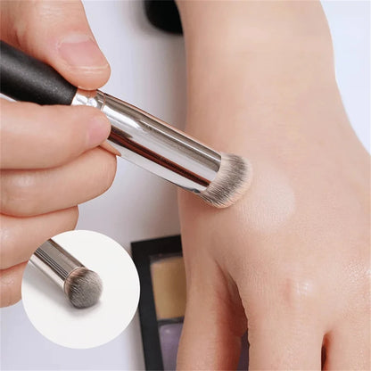 Foundation and Concealer Brush 