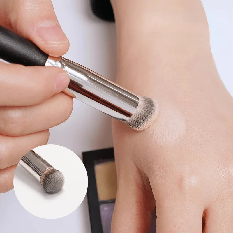 Foundation and Concealer Brush 